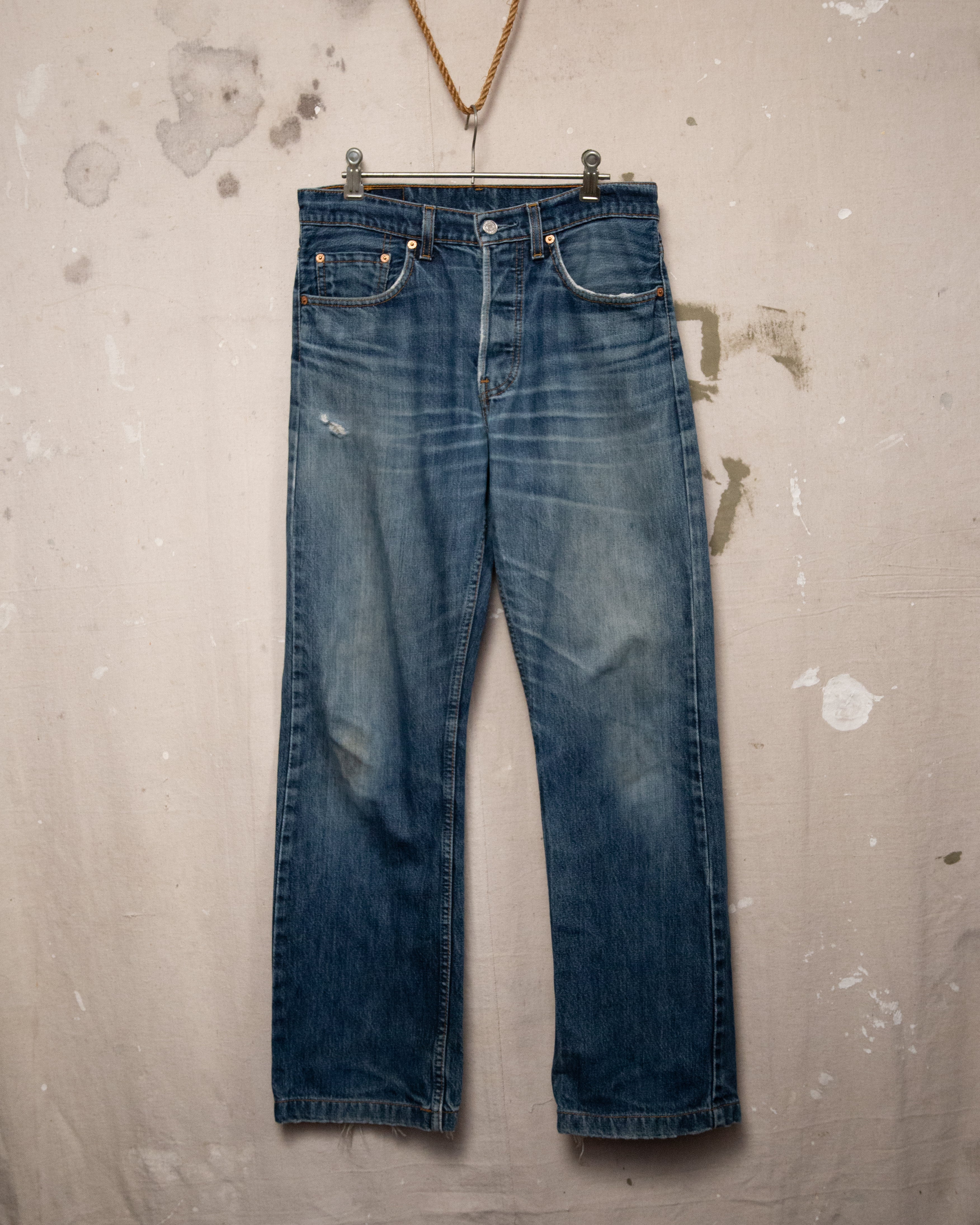 Well Worn Levis 502 - 30