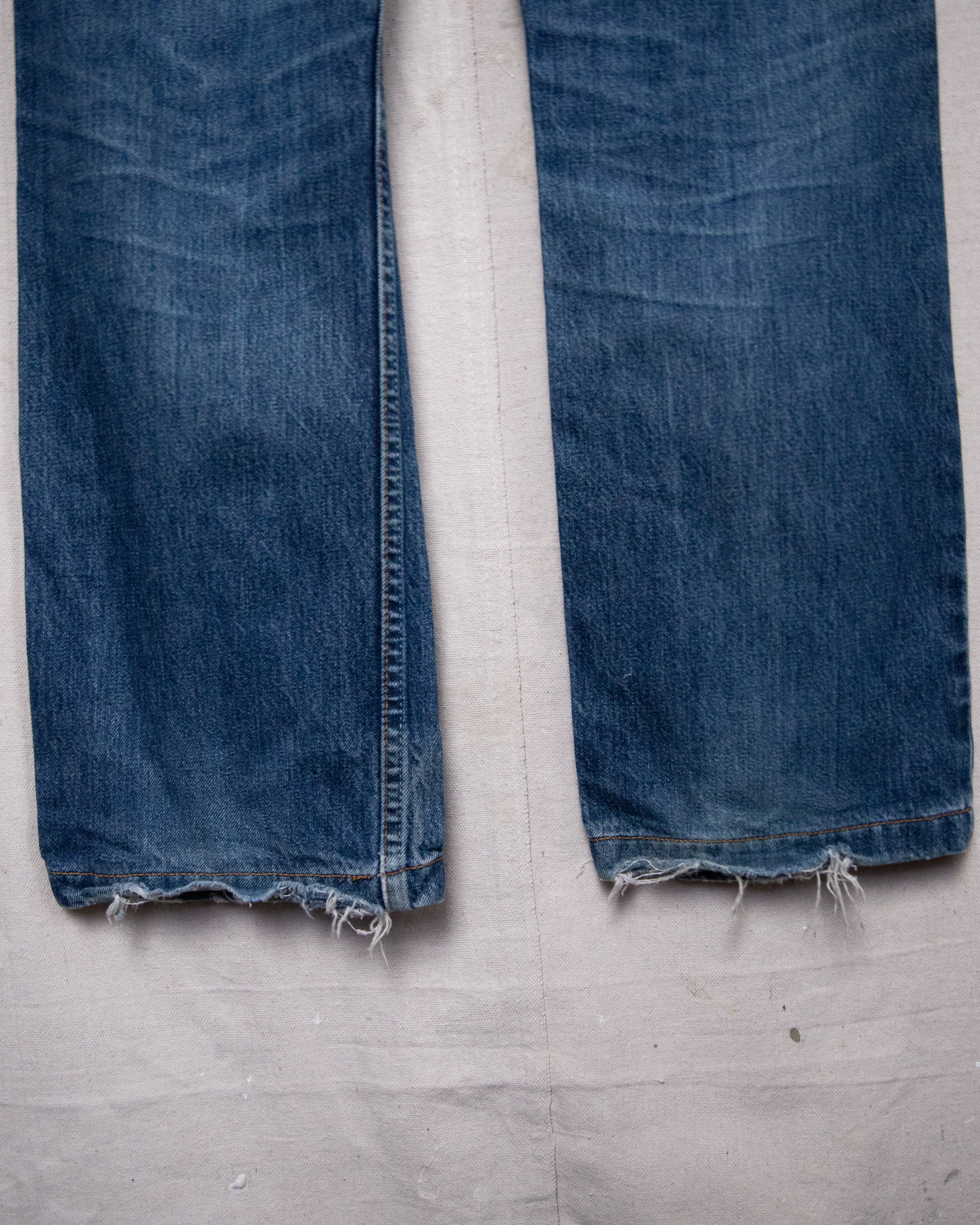 Well Worn Levis 502 - 30