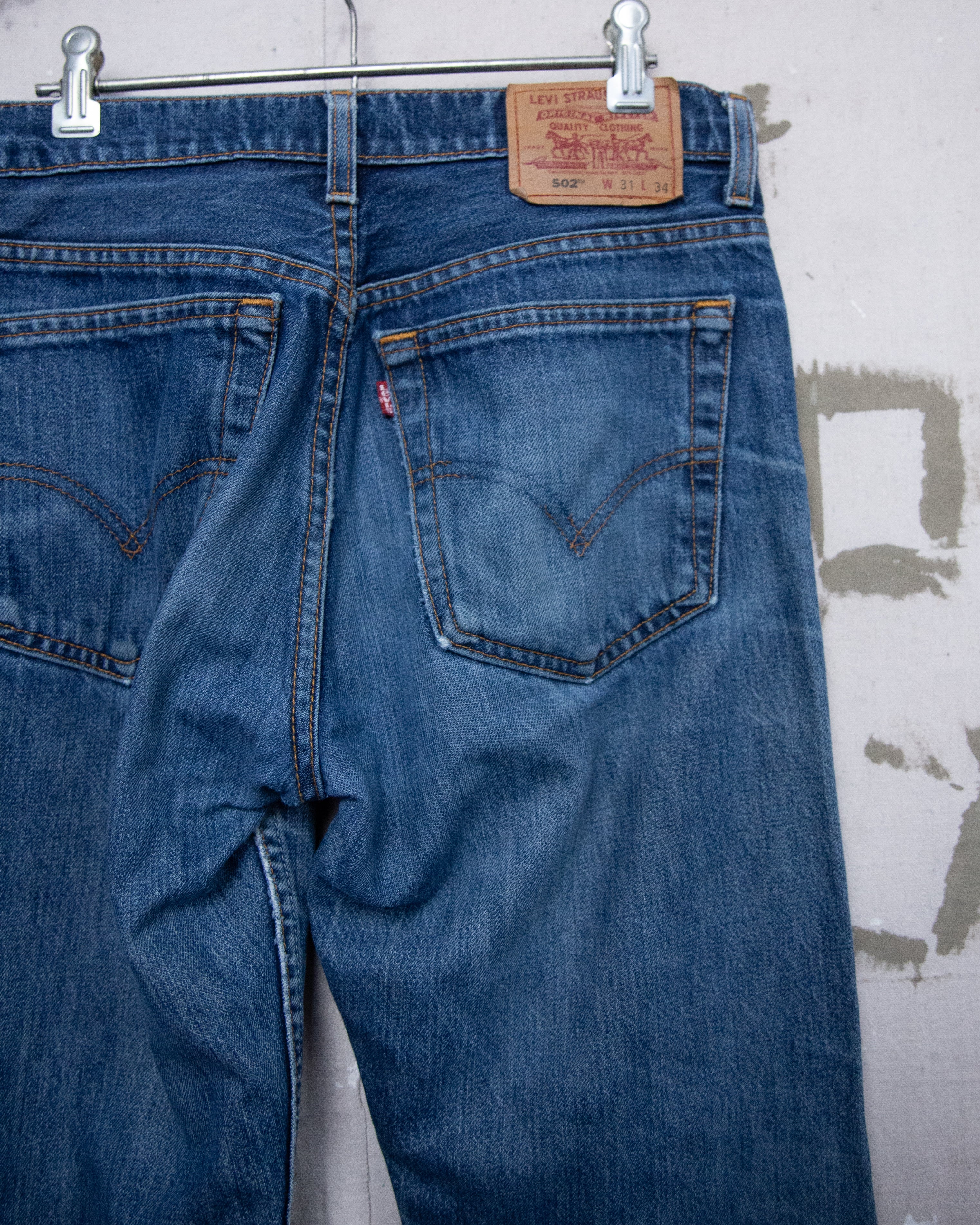 Well Worn Levis 502 - 30