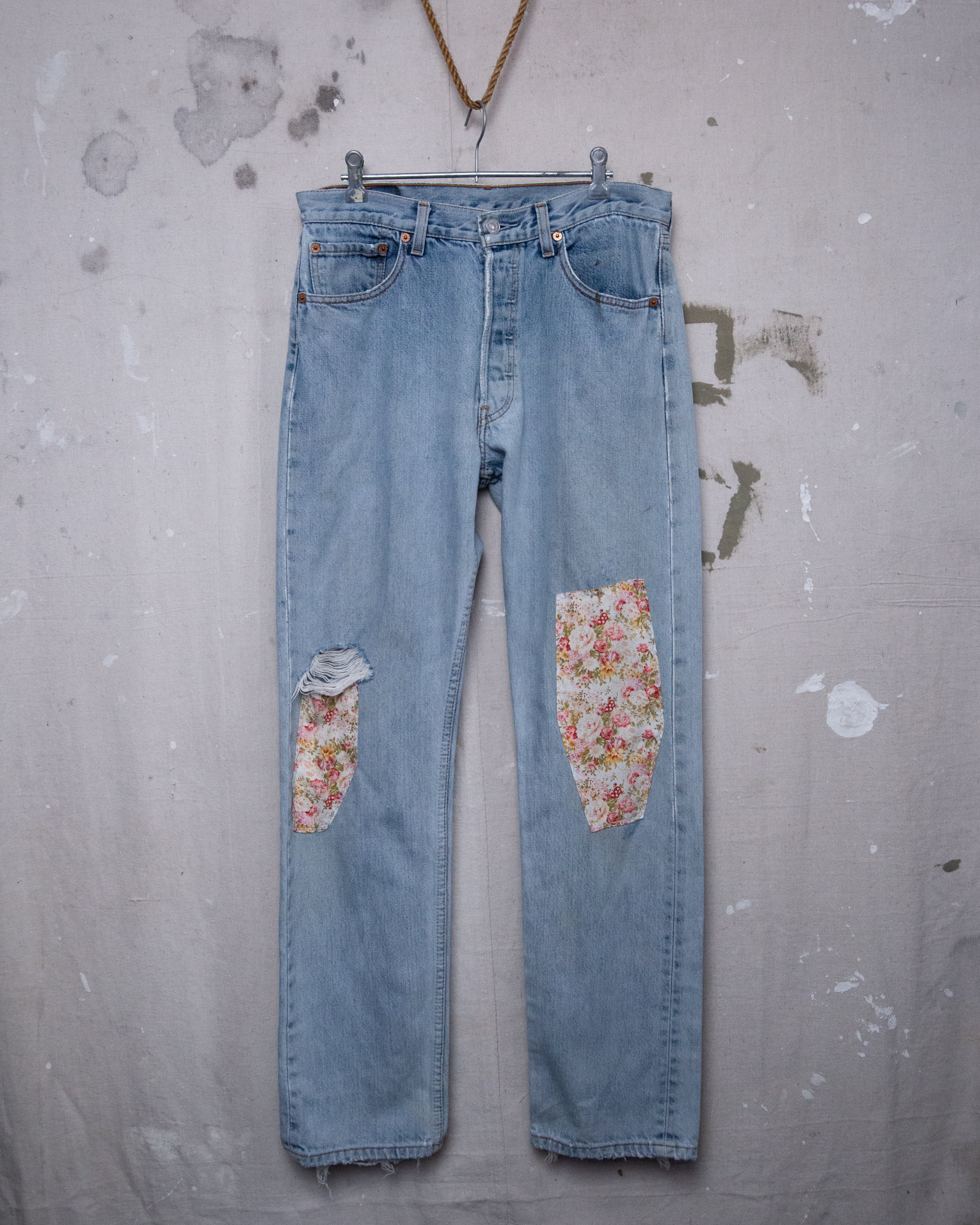 Well Worn And Repaired Levis 501 - 31