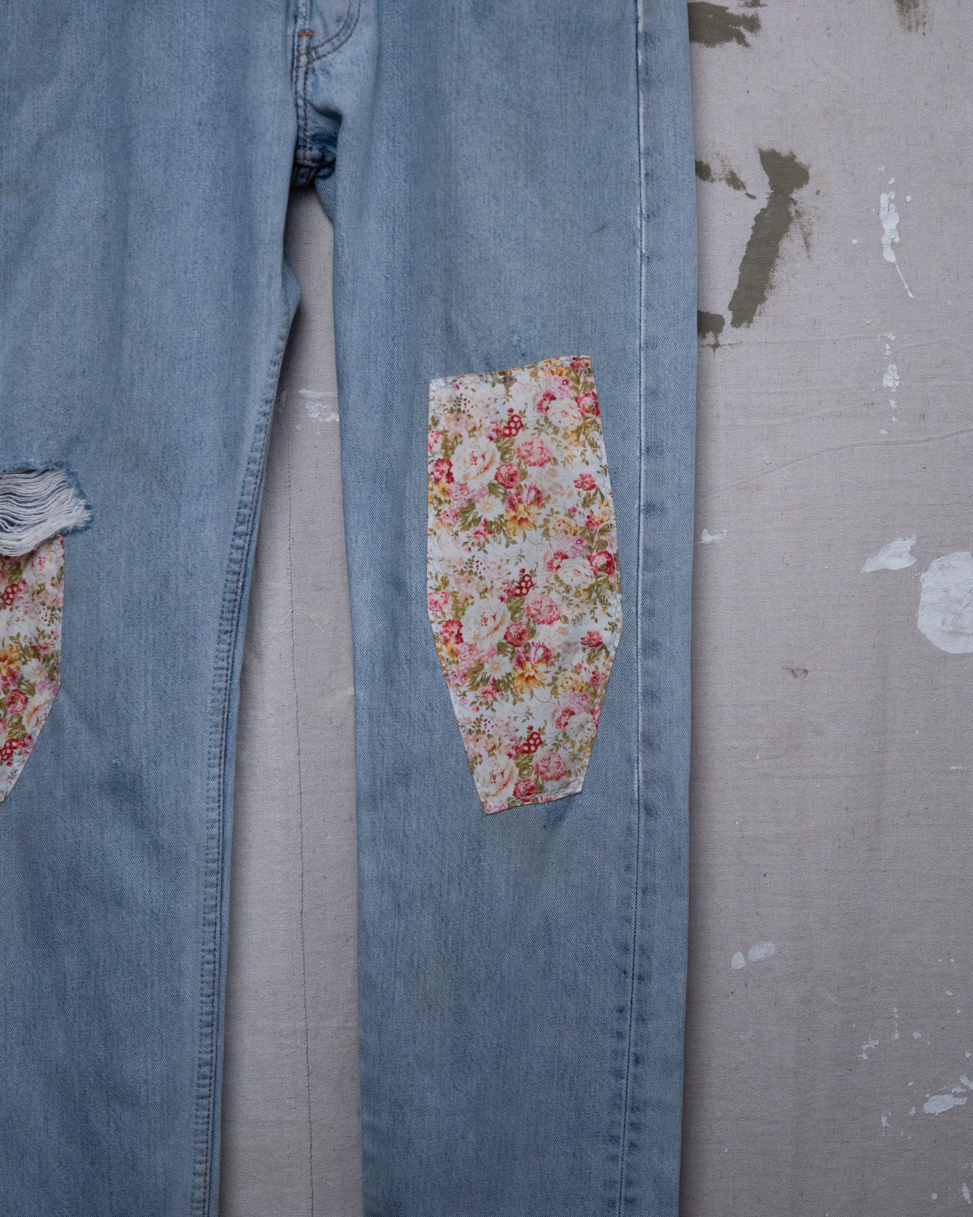 Well Worn And Repaired Levis 501 - 31