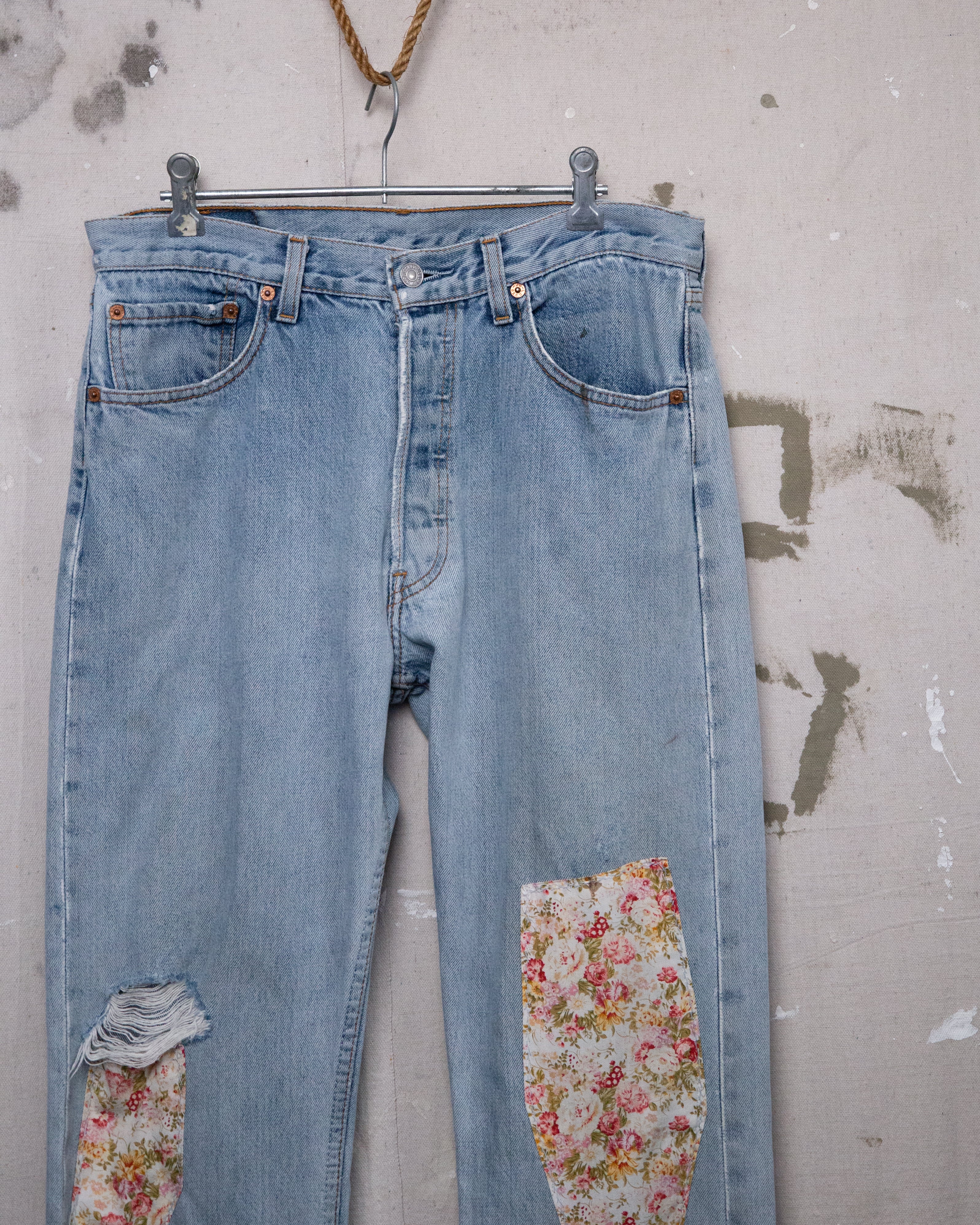 Well Worn And Repaired Levis 501 - 31
