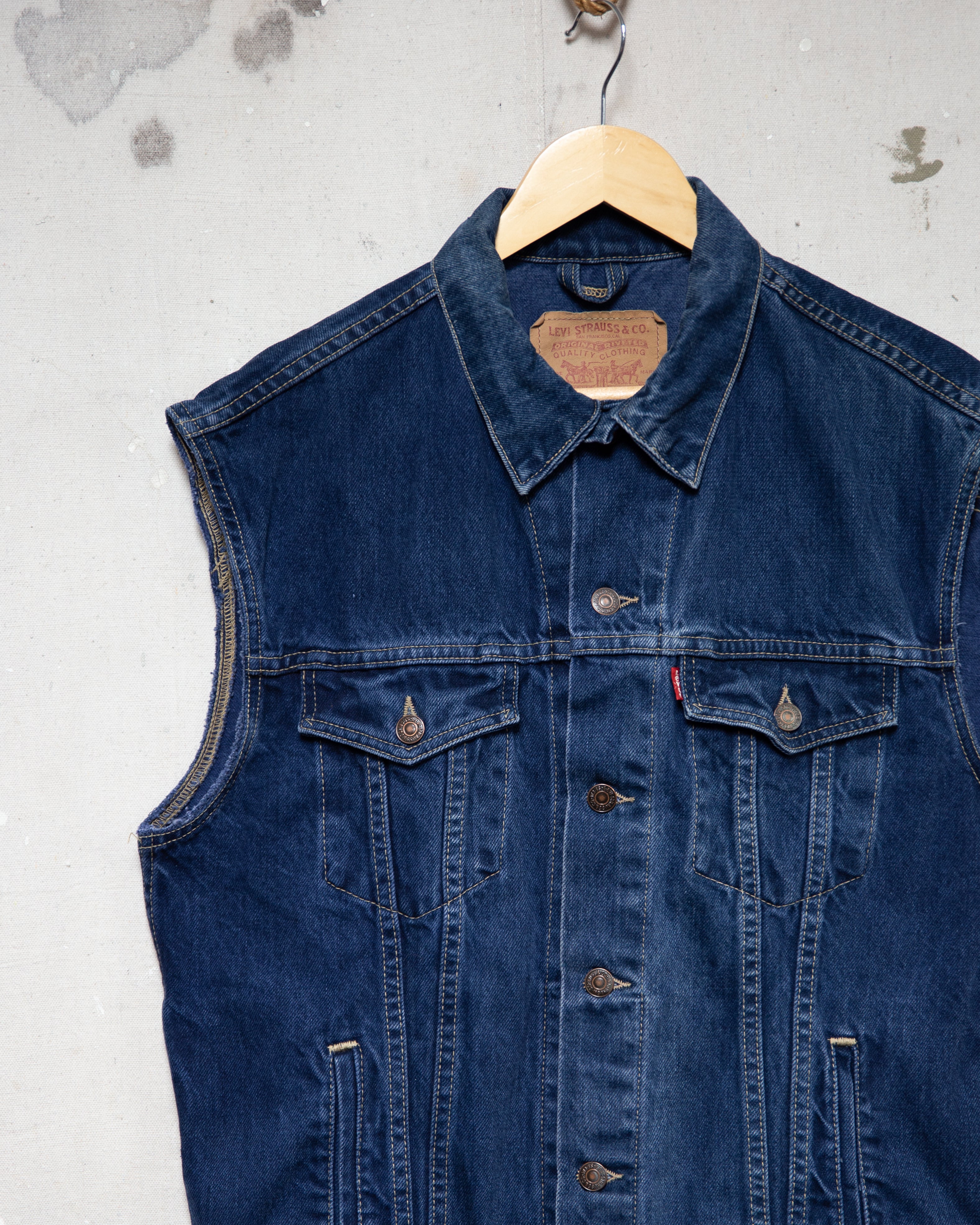 1990S Levis Cut Off Vest - M