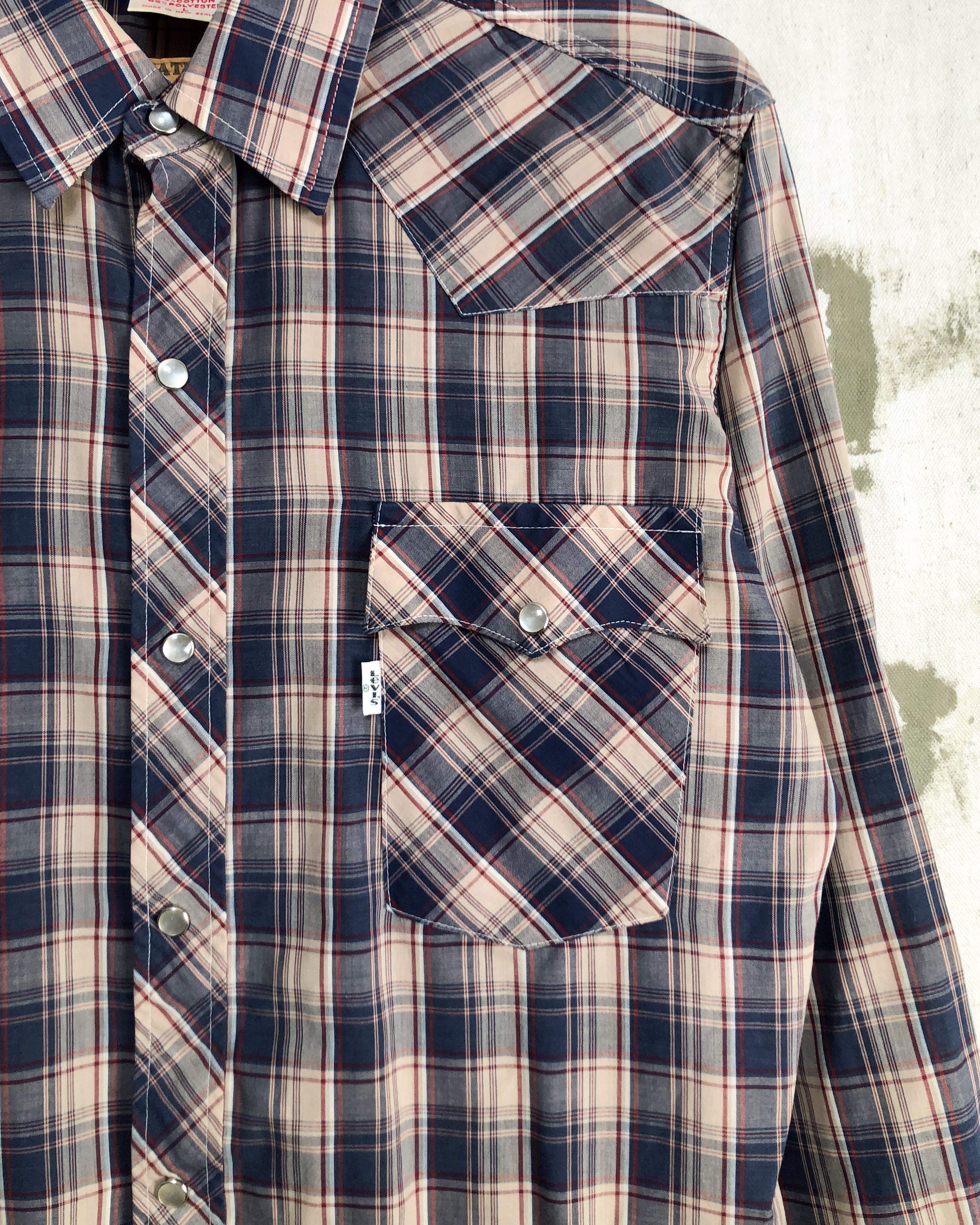 1980S NZ MAde Levis Pearl Snap Shirt - L