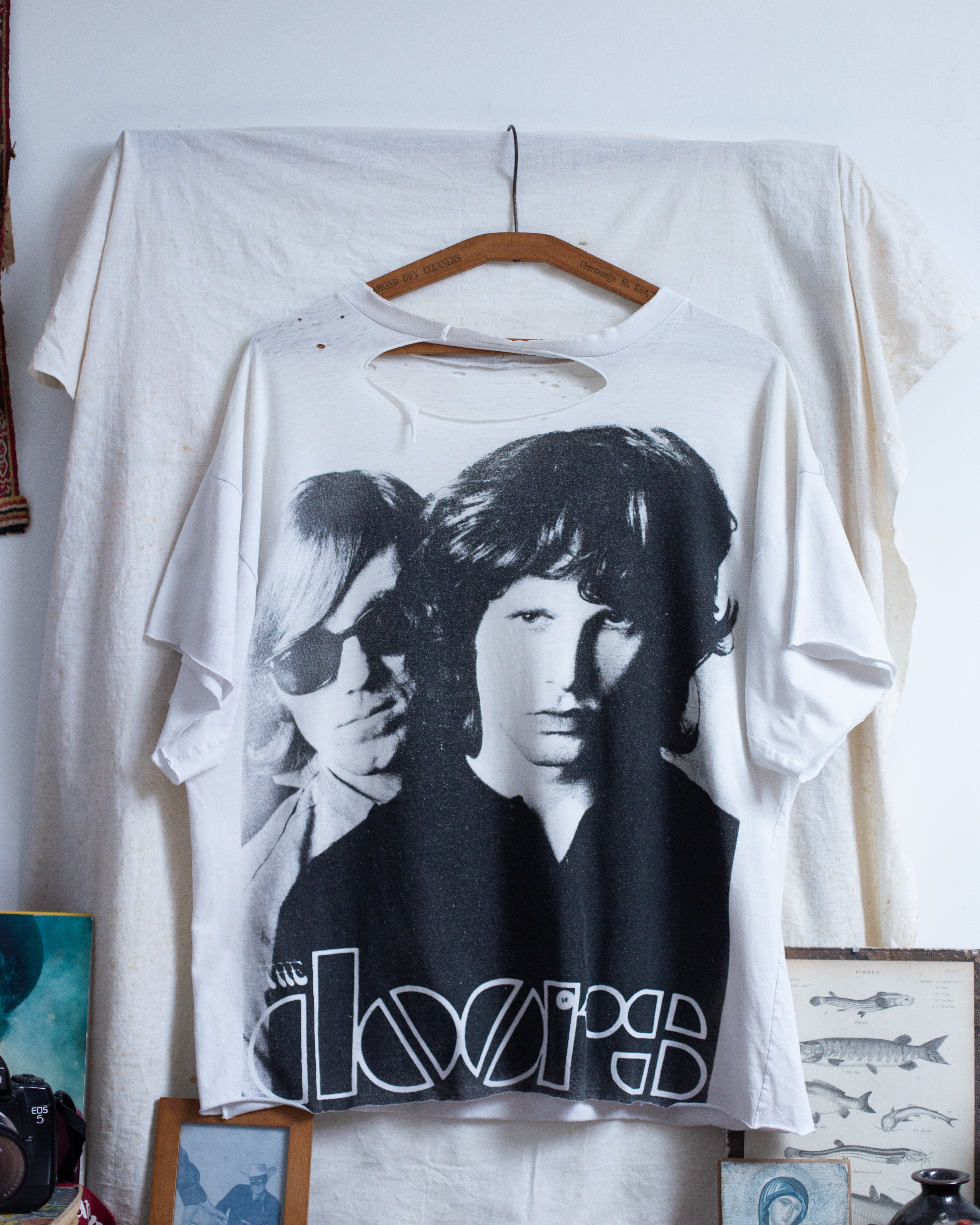 2000s Thrashed doors tee