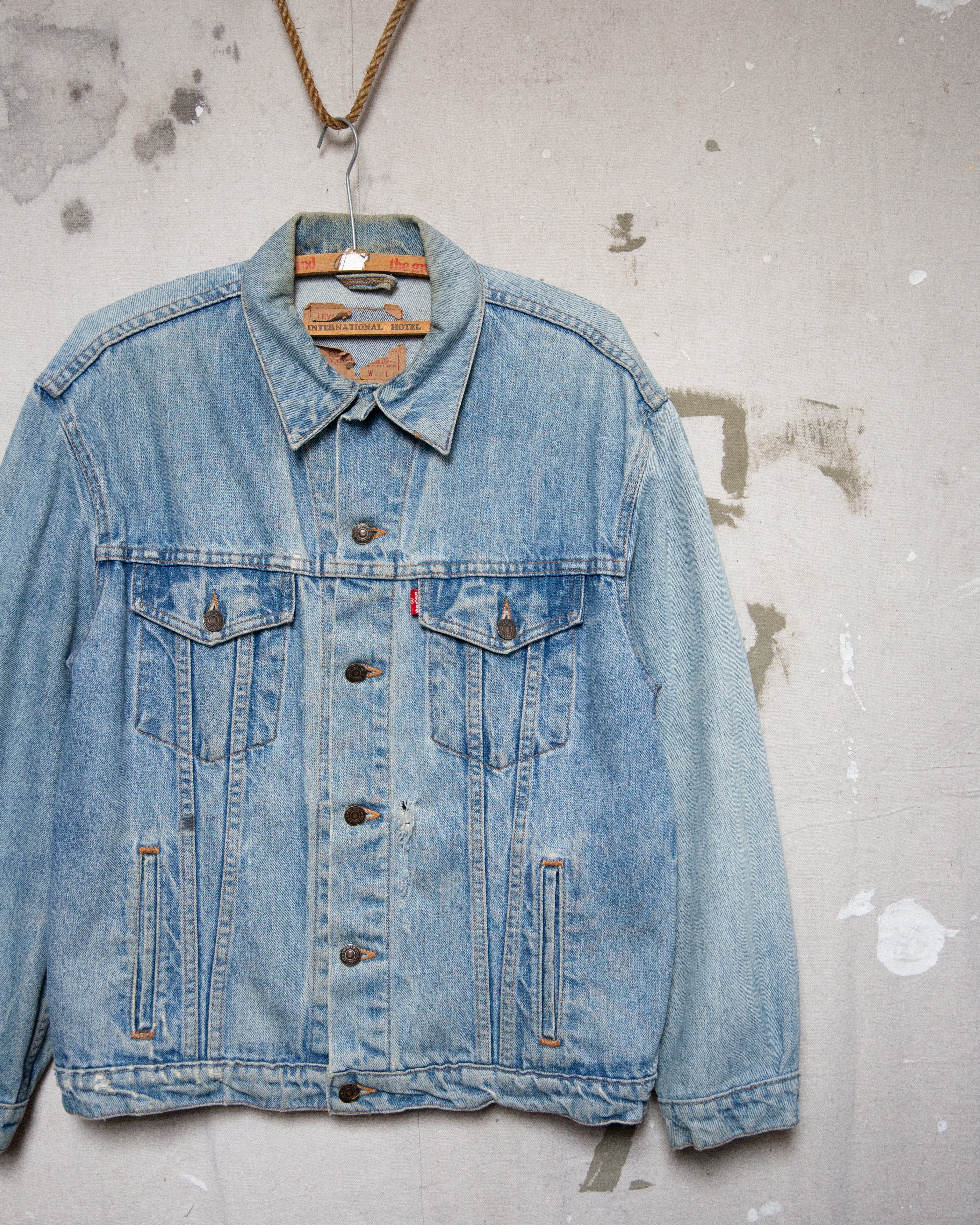 Distressed NZ Made Levis Trucker - L