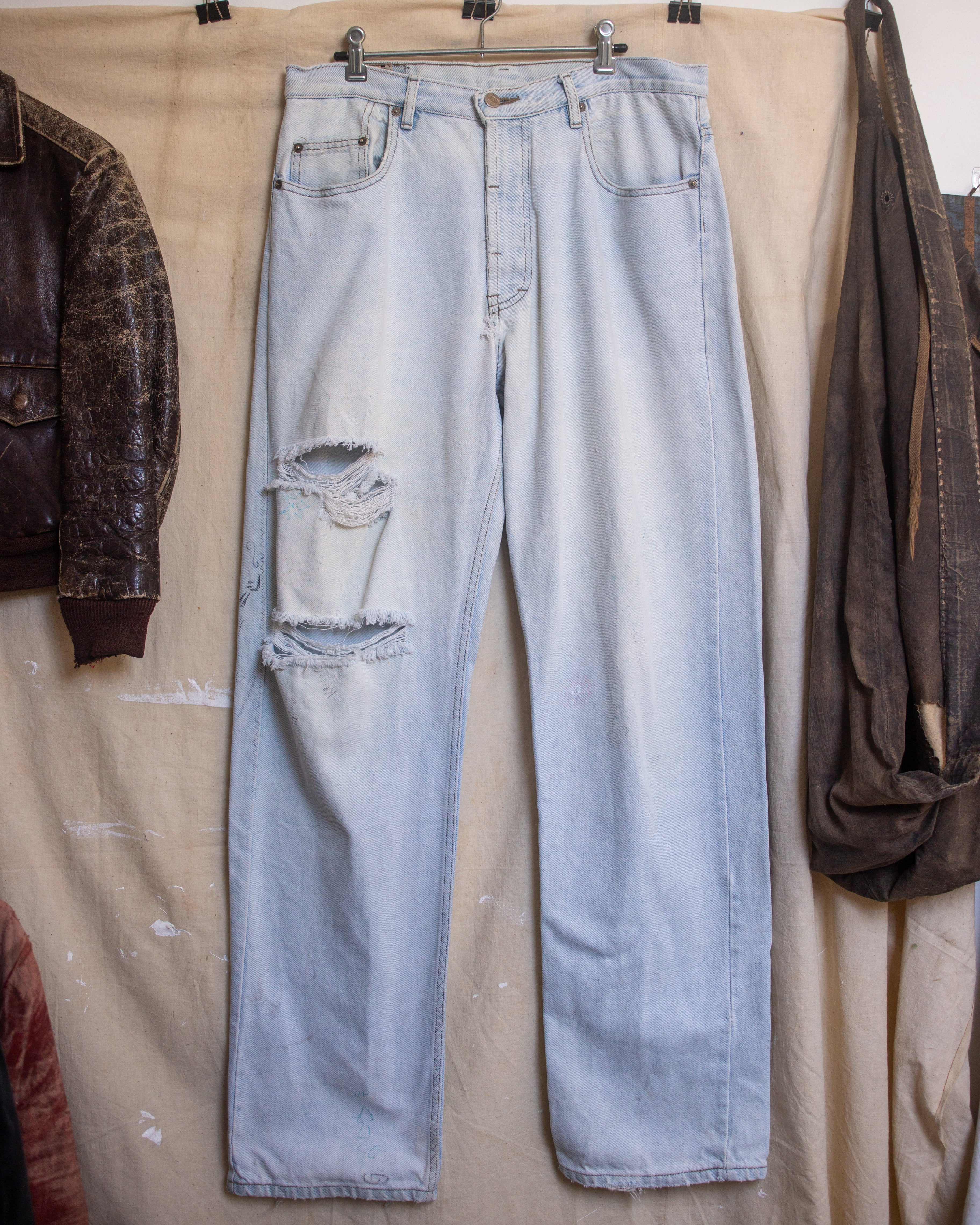 90S thrashed and drawn on jeans