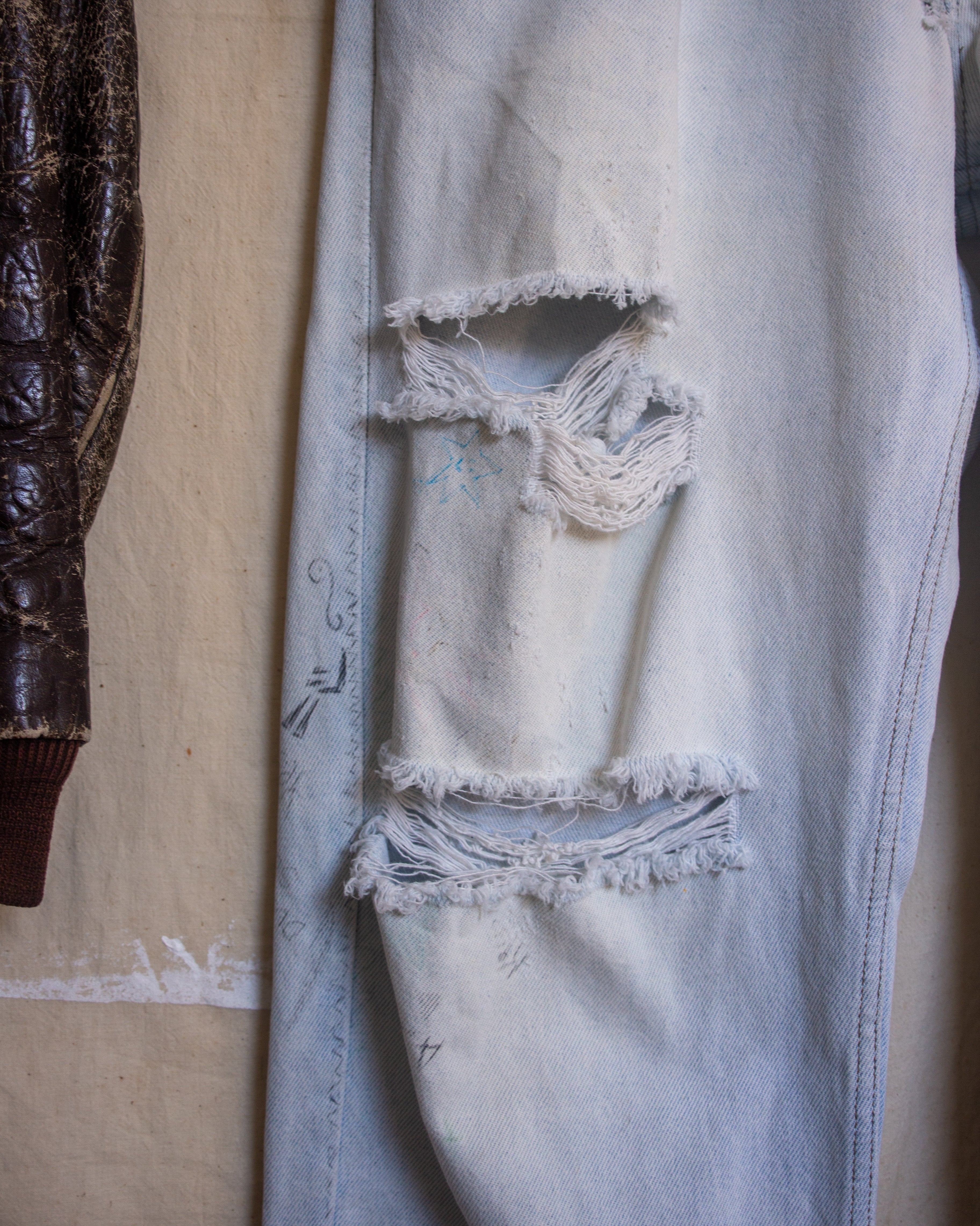 90S thrashed and drawn on jeans