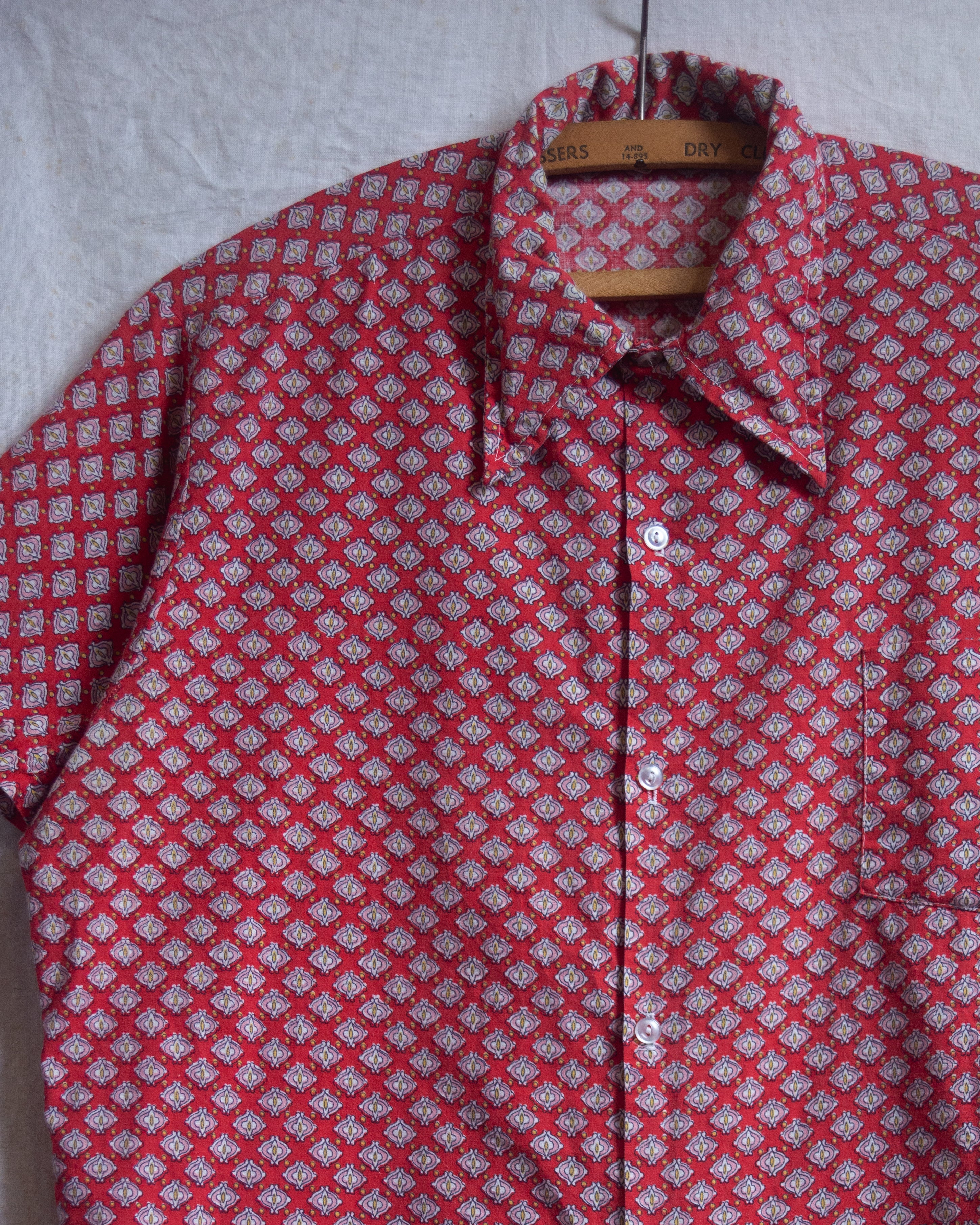 1970s Dagger collar shirt