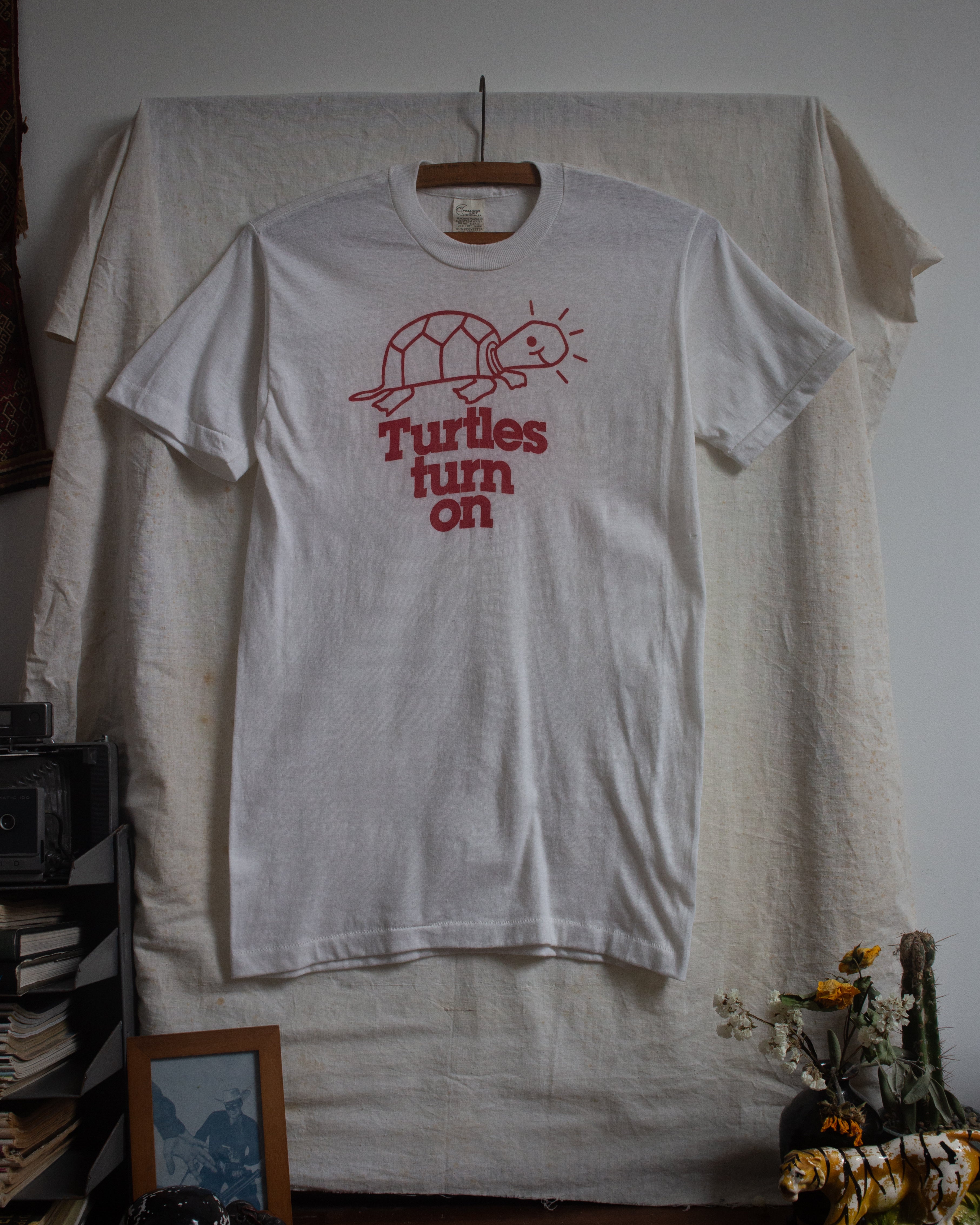 1970s Turtles Turn On Tee Size M