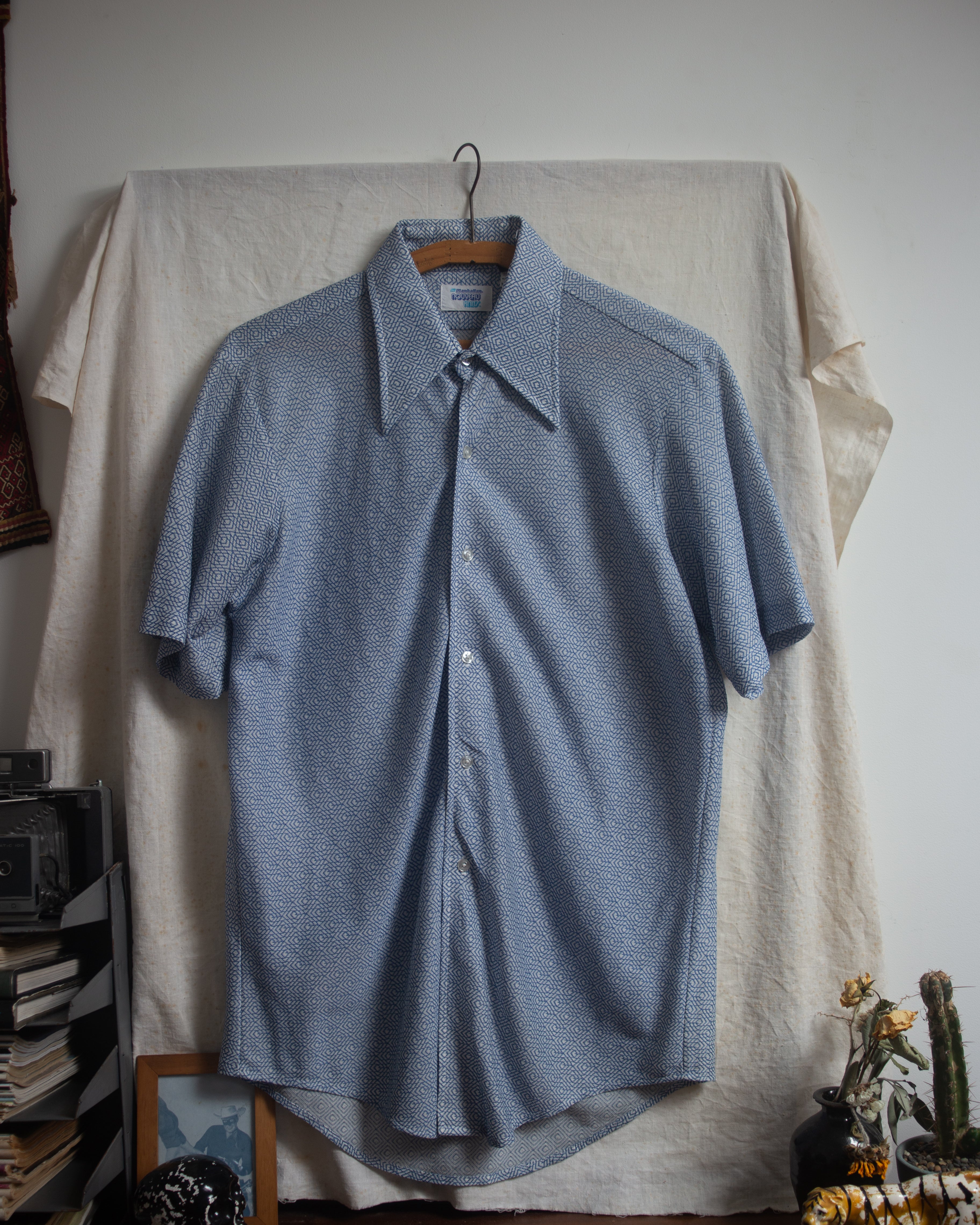 70S dagger collar shirt