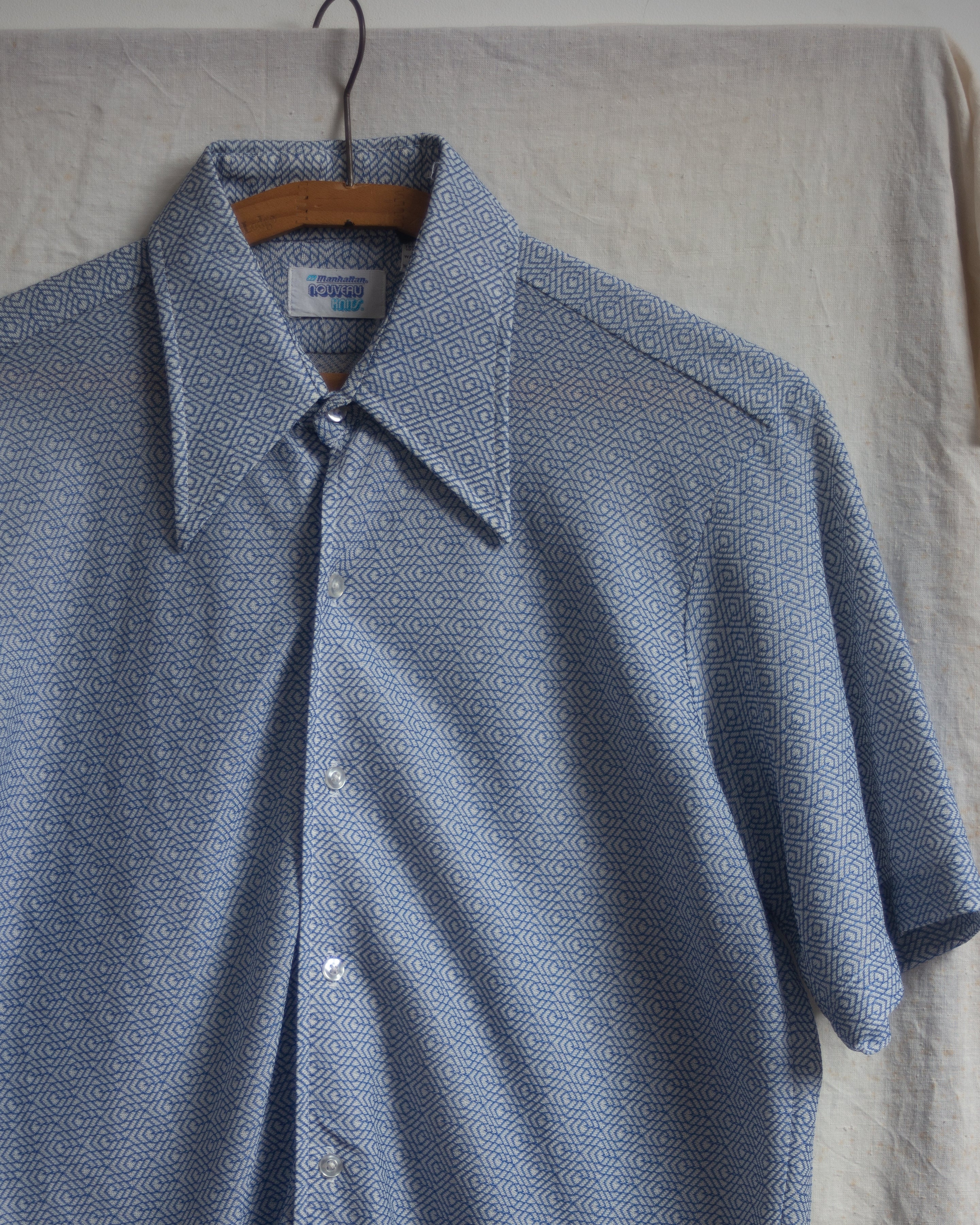 70S dagger collar shirt