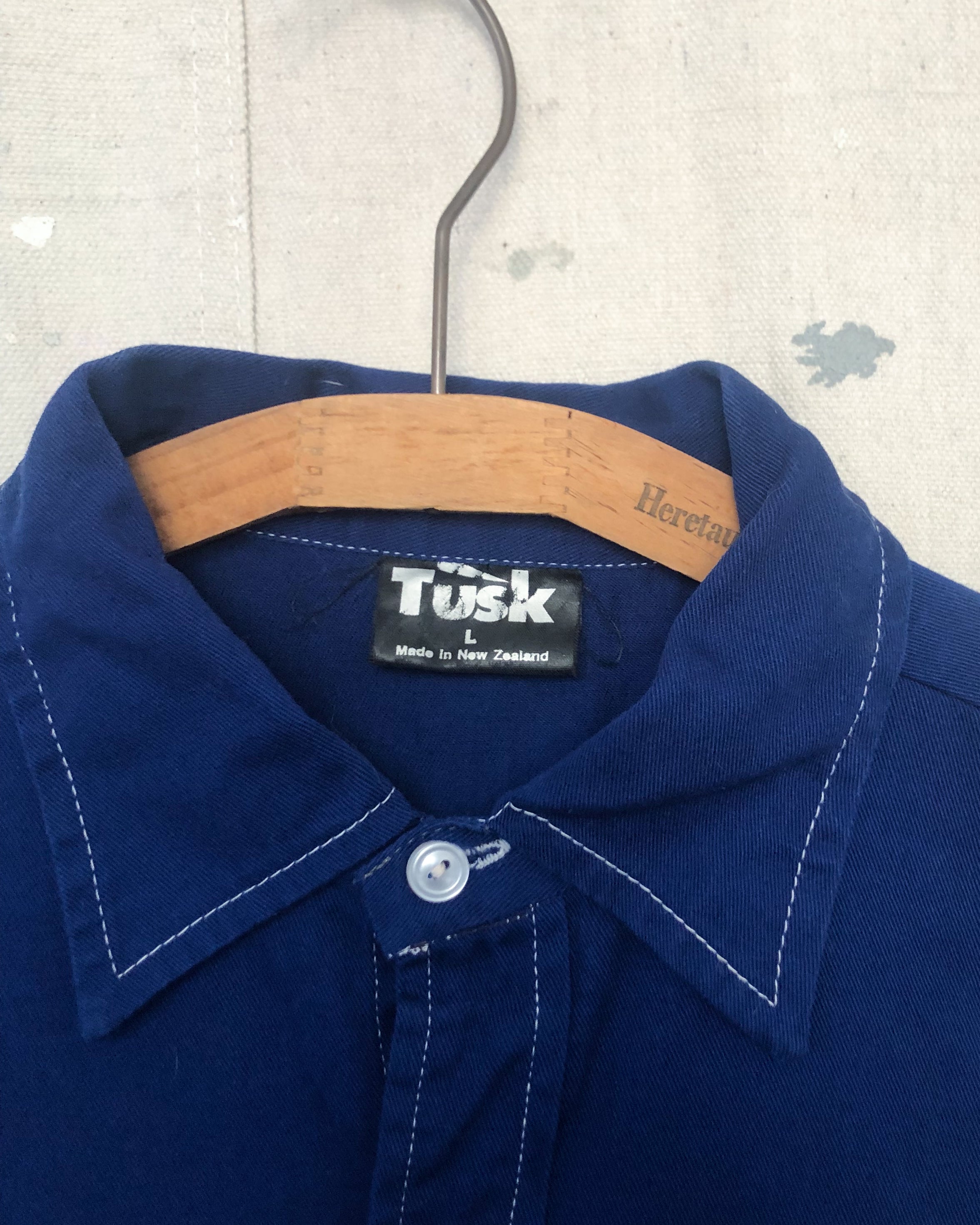 NZ Made Tusk Pull Over Shirt - L