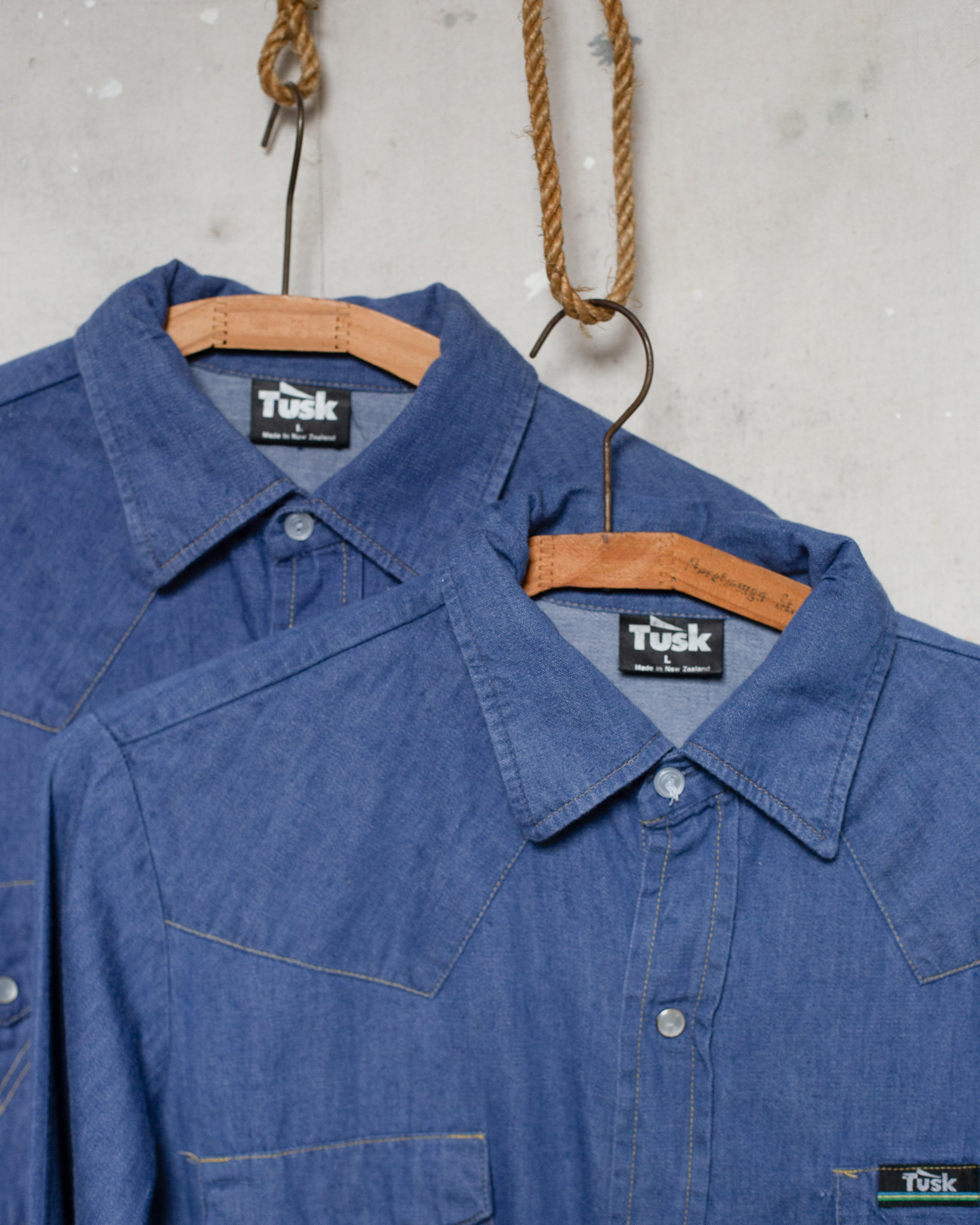 NZ Made Tusk Pearl Snap Shirt - L