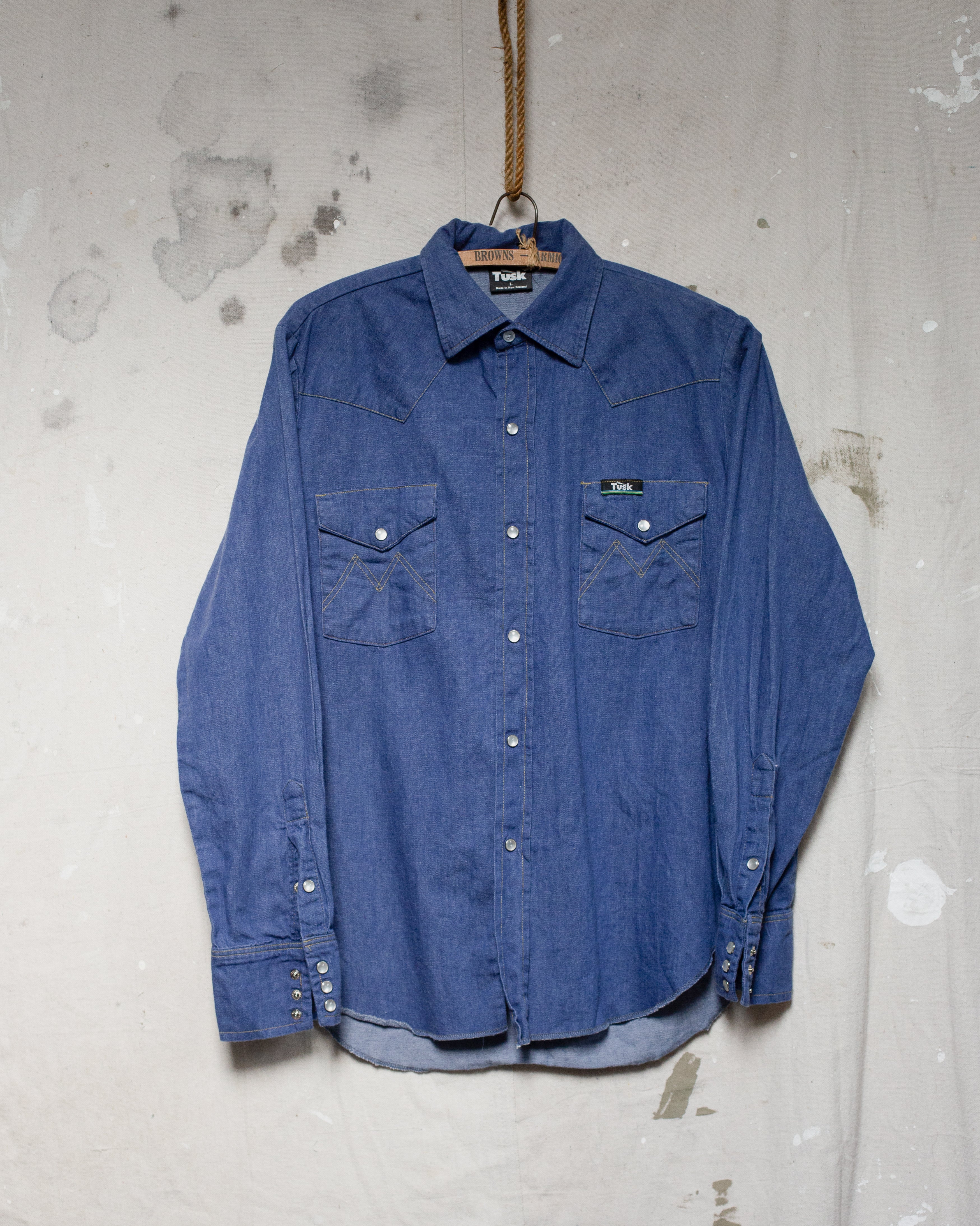 NZ Made Tusk Pearl Snap Shirt - L